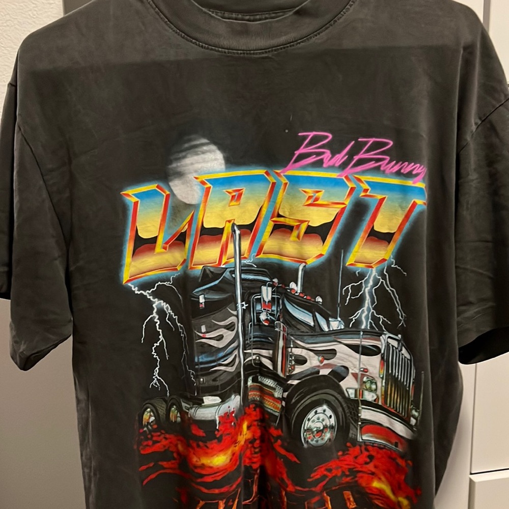 Bad Bunny Tour Tee, Authentic,  like new, Size Medium